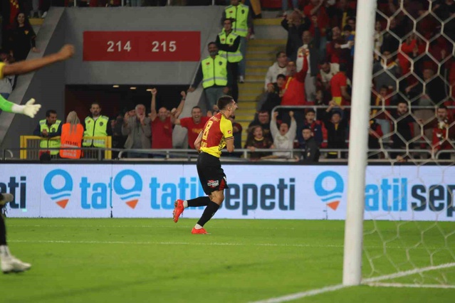 Göztepe, Çorum FK karşısında ilk yarıyı Antunes ve Juan'ın golleriyle 2-0 önde kapattı