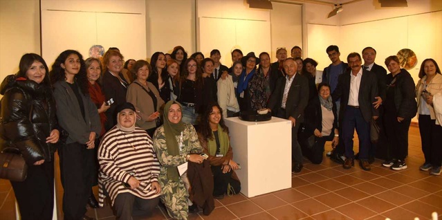Eskişehir'de 'Yansıma' sergisi 21 ülkeden 81 eseri sanatseverlerle buluşturdu