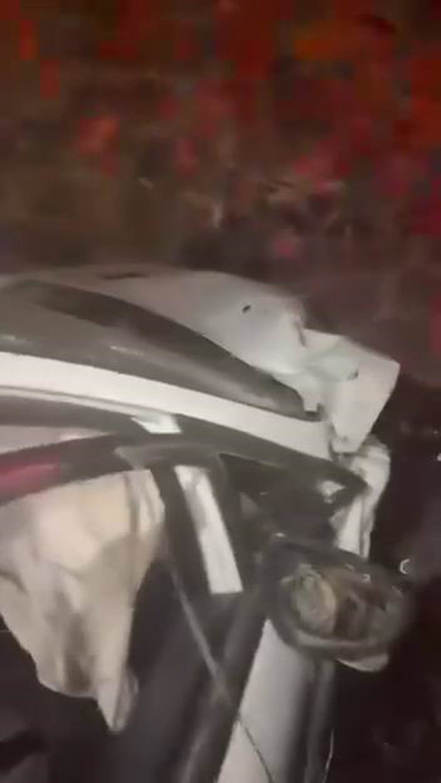 Diyarbakır'ın Sur ilçesinde On Gözlü Köprü'de iki otomobil çarpıştı, 7 kişi yaralandı