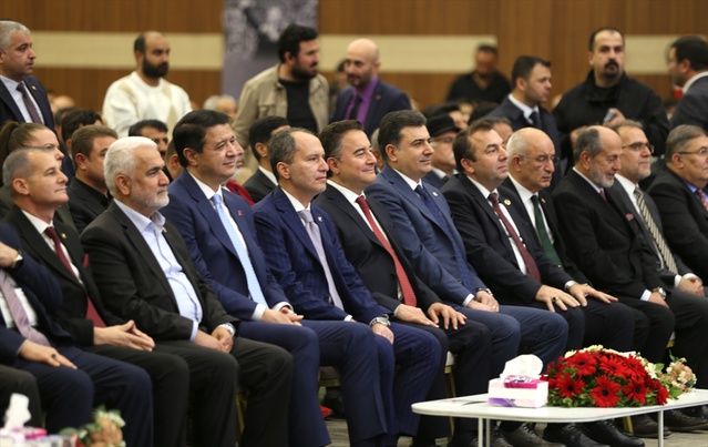 Dört parti lideri Konya'da Necmettin Erbakan'ı 100. doğum yılında andı