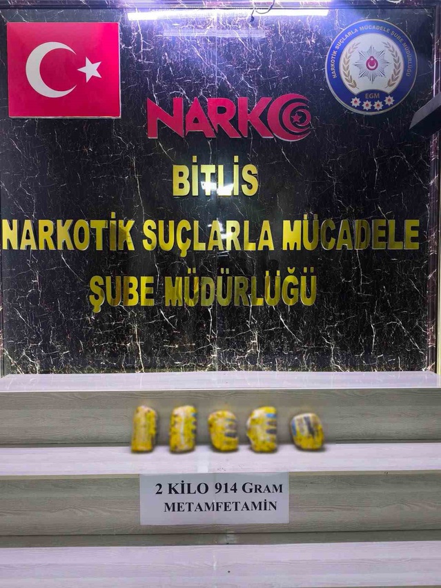 Tatvan'da operasyonda 2 kilo 914 gram metamfetamin bulundu, 2 şüpheli tutuklandı