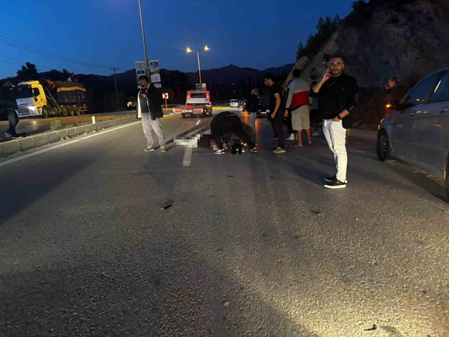 Muğla Bodrum'da motosiklet kazası kameraya yansıdı, 56 yaşındaki yaya hastanede öldü