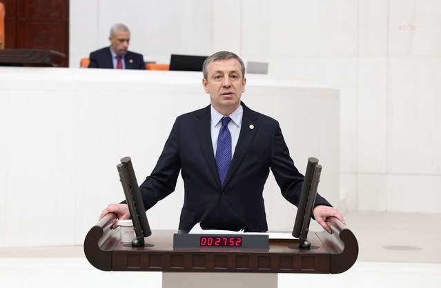 Türeli, AK Parti'ye geçen İzmir Büyükşehir Başkanı Tugay'a istifa çağrısı yaptı