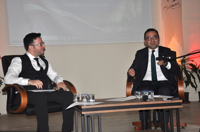 Kiraz Kaymakamı Erdoğan, DEÜ Kiraz MYO'da öğrencilere eşitliği anlattı