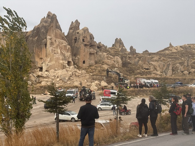 Göreme'de peribacasından kopan kayaların altında kalan 2 kişi öldü, 1 kişi yaralandı