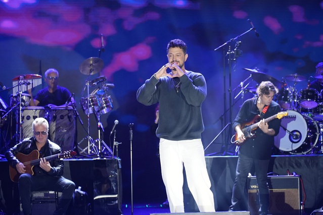 Murat Boz, Diyarbakır Kültür Yolu Festivali'nde sevenlerine şarkılarını söyledi