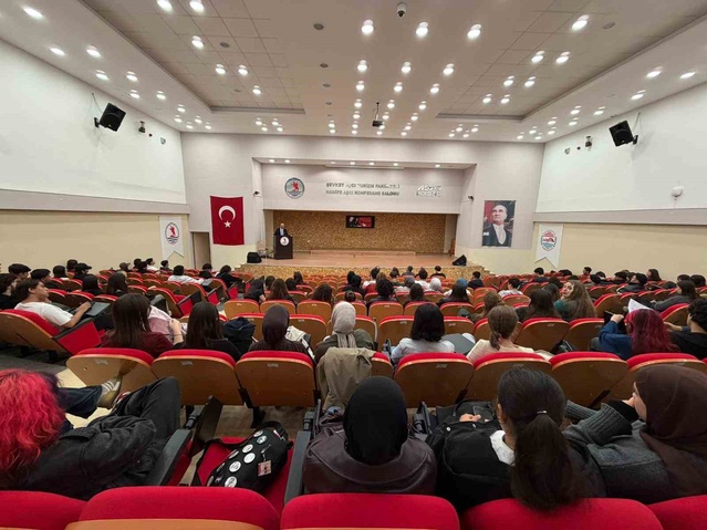 OMÜ'de akademik yıl, amfilere taşınan 'Terörsüz Türkiye' dersleriyle başladı