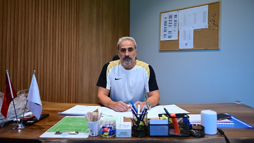 Teknik direktör Mustafa Dalcı, Eyüpspor gibi bir semt takımının başına geçmekten mutlu