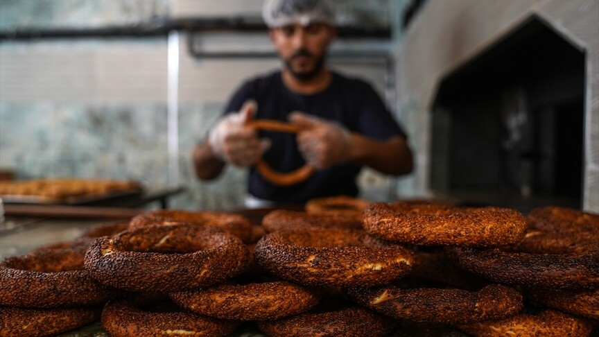 Türkiye'nin sokak lezzeti simit, üniversite öğrencilerinin talebiyle çeşitlendi