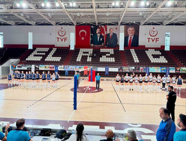 Kayseri Atletikspor Voleybol, Elazığ Ekolspor'a 3-1 yenilip ilk mağlubiyetini aldı