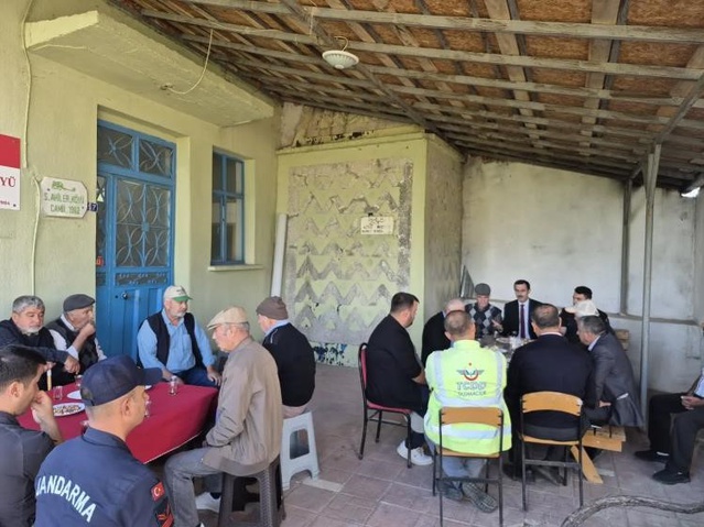 Bilecik Yenipazar Kaymakamı Polat, Tohumlar ve Sorguncukahiler'de talepleri dinledi