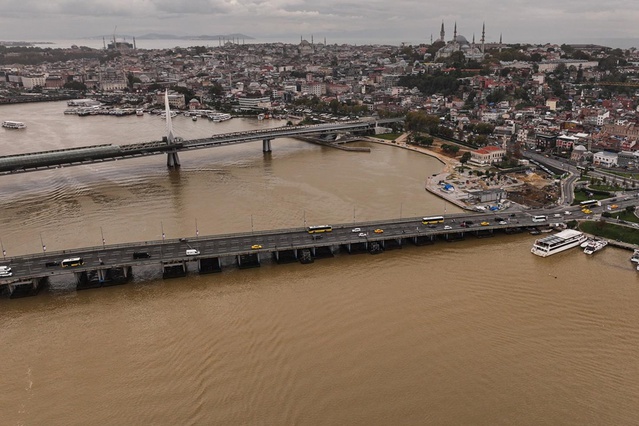 İstanbul'da polis helikopteri, Sarıyer ve Haliç'te sel alanlarını havadan inceledi