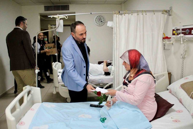 Kayseri Devlet Hastanesi'nde Hasta Hakları Günü'nde hastalara bilgilendirme yapıldı
