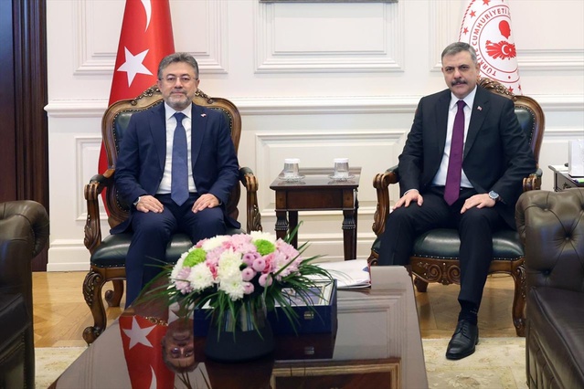 İçişleri ve Tarım Bakanları sahipsiz sokak hayvanları için mama üretimini görüştü