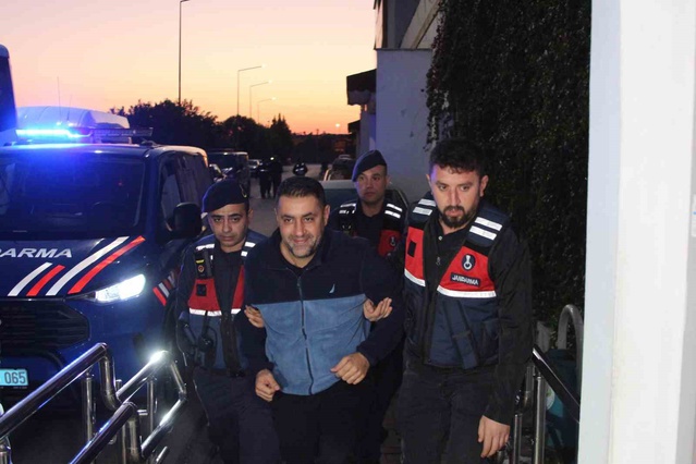 Çukurova Belediye Başkanı Kozay dahil 34 kişi tutuklandı