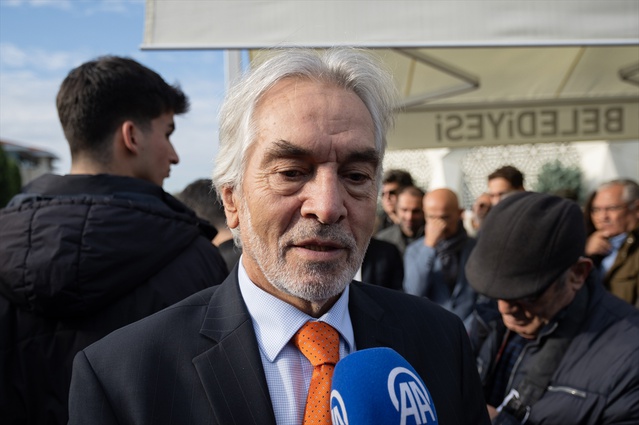 Prof. Dr. Süleyman Saim Tekcan, Marmara Üniversitesi'ndeki törenin ardından defnedildi