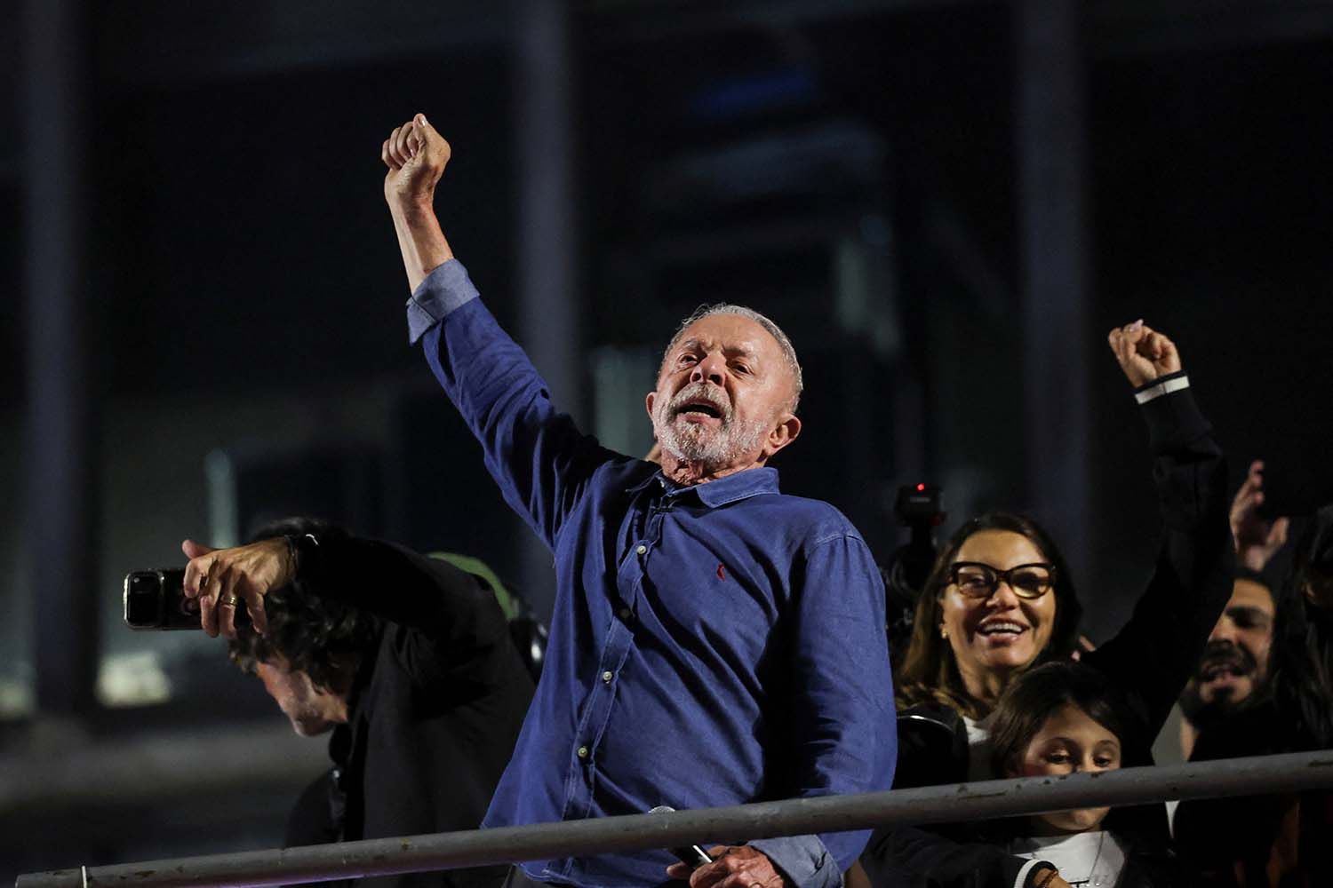 İlk turda yenilmişti, herkes şaşkın. Lula da Silva nasıl dördüncü kez başkan seçildi?