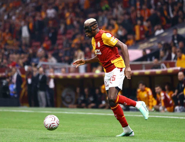 77'de oyuna giren Osimhen, 35 gün sonra dönüp Lemina'nın golüne asist yaptı