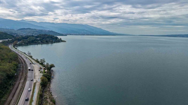 Sapanca Gölü'ndeki su seviyesi 1 Ekim'den bu yana 64 santimetre arttı