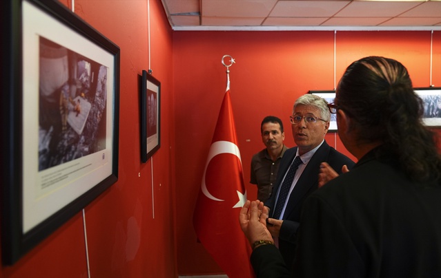 İzmir'de 'Gazze'de Bir Gün' sergisi yaklaşık 60 fotoğrafla açıldı