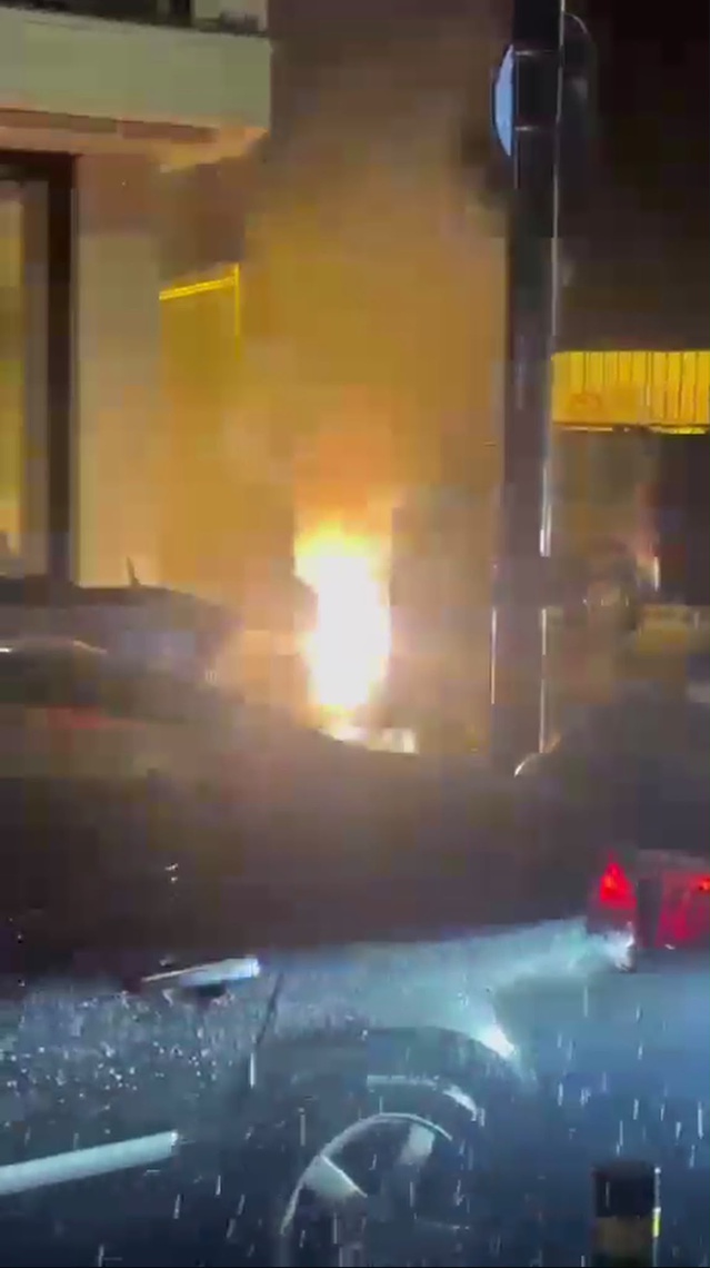 Zeytinburnu Seyitnizam'da iddiaya göre elektrik kaçağından çıkan yangın söndürüldü