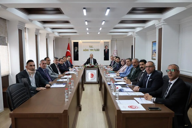Ağrı'da kaymakamlar sosyal yardım ve okul güvenliği için toplandı