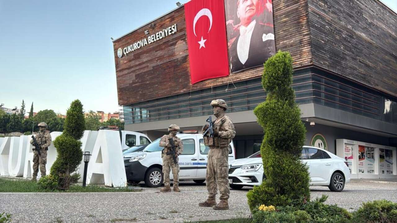 Çukurova Belediyesi’ne operasyon!