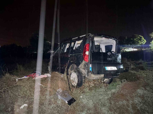 Kırıkkale'de yağışlı havada takla atan araçta 1 kişi öldü, 4 kişi yaralandı