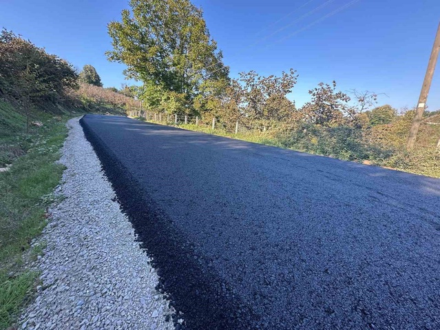 Düzce İl Özel İdaresi, Akçakoca'da Fakıllı Mağarası yoluna sıcak asfalt serdi