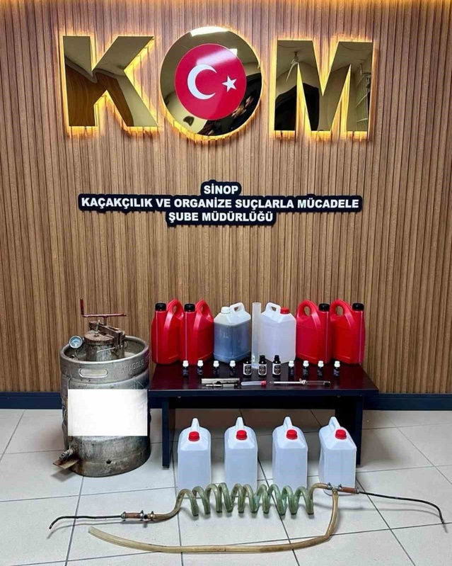 Sinop Gerze'de iş yerinde 45 litre etil alkol ele geçirildi, 1 şüpheli yakalandı