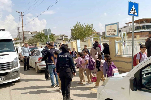 Gaziantep Araban'da okul çevrelerinde trafik ve servis denetimleri sıklaştırıldı