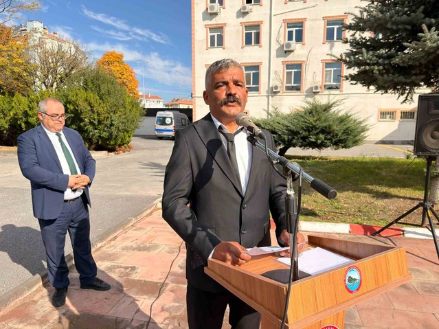 Tomarza'da Muhtarlar Günü törenle kutlandı, yeni kanun ihtiyacı dile getirildi