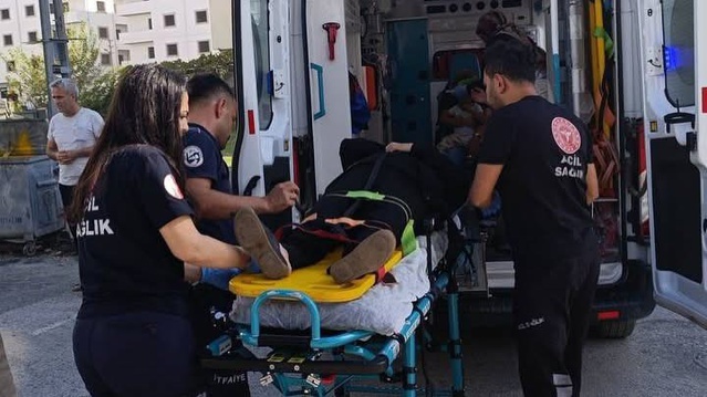 Hatay Dörtyol'da iki otomobilin çarpıştığı kazada 3 kişi yaralandı