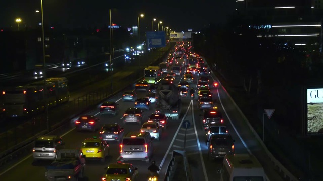 İstanbul'da akşam trafiği maçlar nedeniyle yüzde 74 yoğunluğa ulaştı