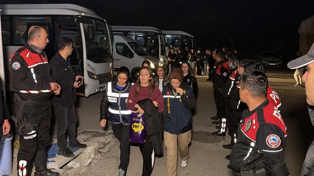 Kütahya merkezli 5 ilde yasa dışı bahis operasyonunda 30 şüpheli tutuklandı