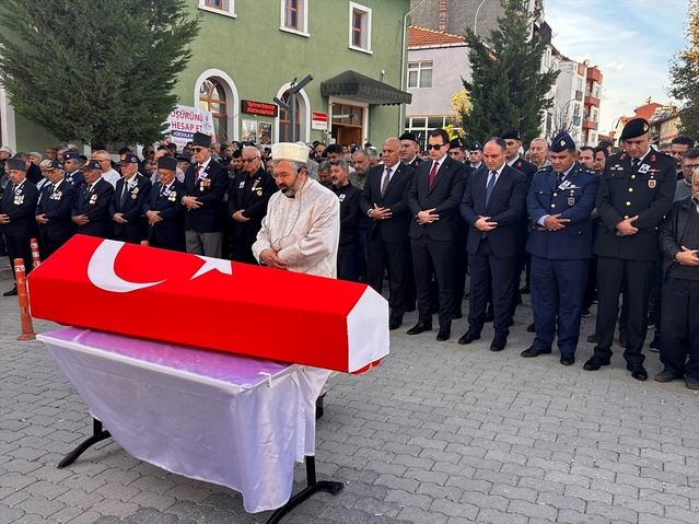 Kütahya Hisarcık'ta Kıbrıs gazisi Mehmet Şener için askeri cenaze töreni düzenlendi