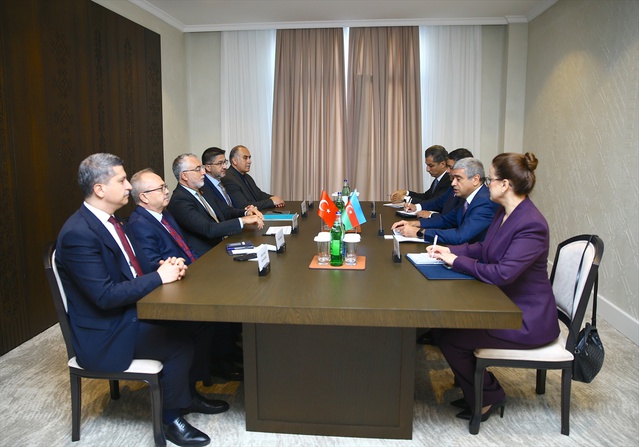Çalışma Bakanı Işıkhan, Azerbaycan'ın Hankendi şehrinde mevkidaşı Aliyev ile görüştü