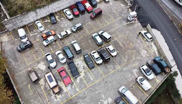 Ayazağa'da selde sürüklenen yaklaşık 40 araç Maslak Otoparkı'na götürüldü