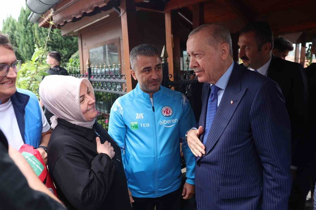 Cumhurbaşkanı Erdoğan, İstanbul Kastamonuspor yönetimini kabul etti