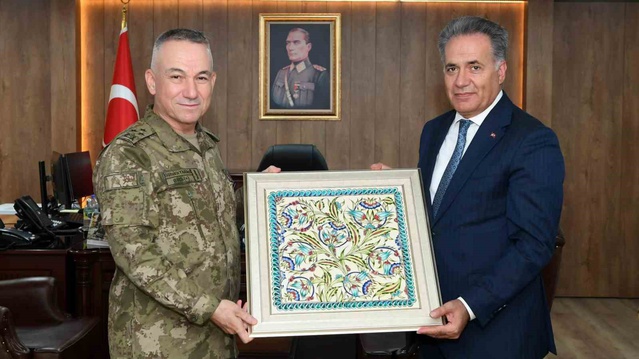 İnönü Üniversitesi Rektörü Akpolat, Korgeneral Yaralı'ya yeni görevinde başarı diledi