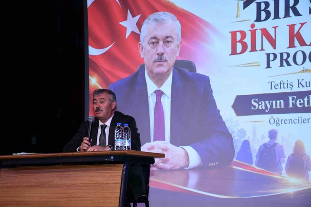 Eskişehir'de MEB Teftiş Kurulu Başkanı Kaya, lise öğrencileriyle bir araya geldi