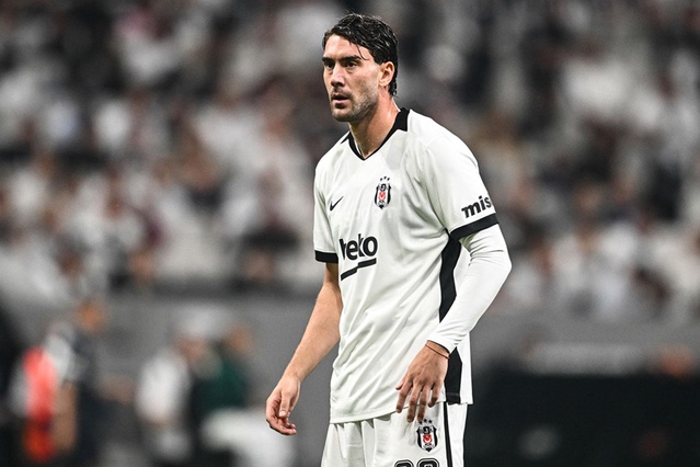 Ortalık karıştı! Vlahovic'e ülkesi Sırbistan'dan sert tepki