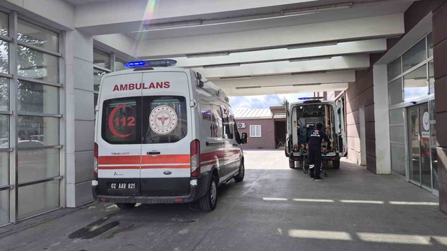 Adıyaman'da işçi, 4 katlı binanın 3. katından düşerek ağır yaralandı