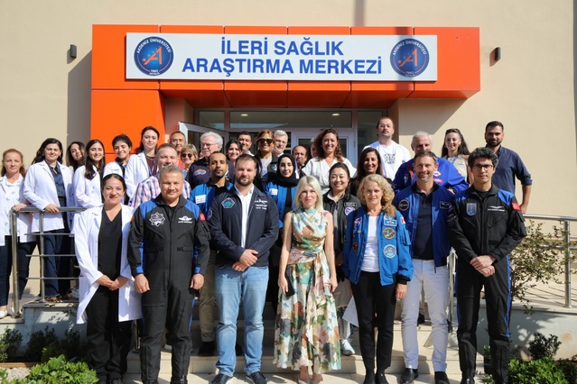 Kanser tedavisi gören çocuklar, Akdeniz Üniversitesi'nde 11 astronotla buluştu