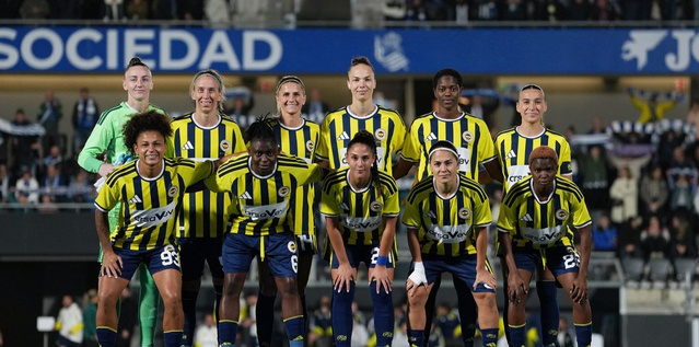 Fenerbahçe arsaVev deplasmanda Real Sociedad'a 2-0 yenildi, Alves kırmızı kart gördü