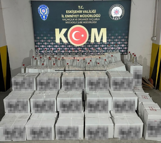 Eskişehir'de kaçak alkol operasyonunda 1000 litre etil alkol ele geçirildi
