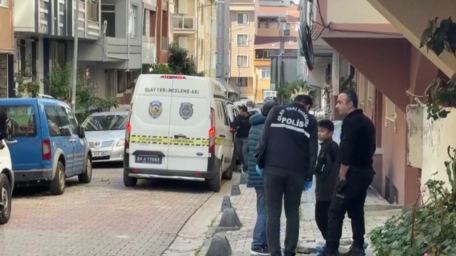 Küçükçekmece'de çarşaf koptu, 3. kattan düşen 2 genç kızdan biri hayati tehlikede