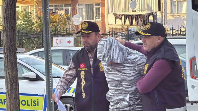 Eskişehir Tepebaşı'nda kavgada arkadaşını bıçakla öldüren şüpheli adliyeye gönderildi
