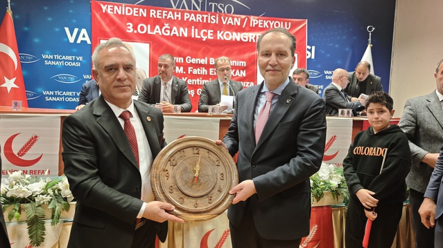Yeniden Refah lideri Erbakan Van'da kardeşliğe nifak tohumu ekilmeyeceğini söyledi