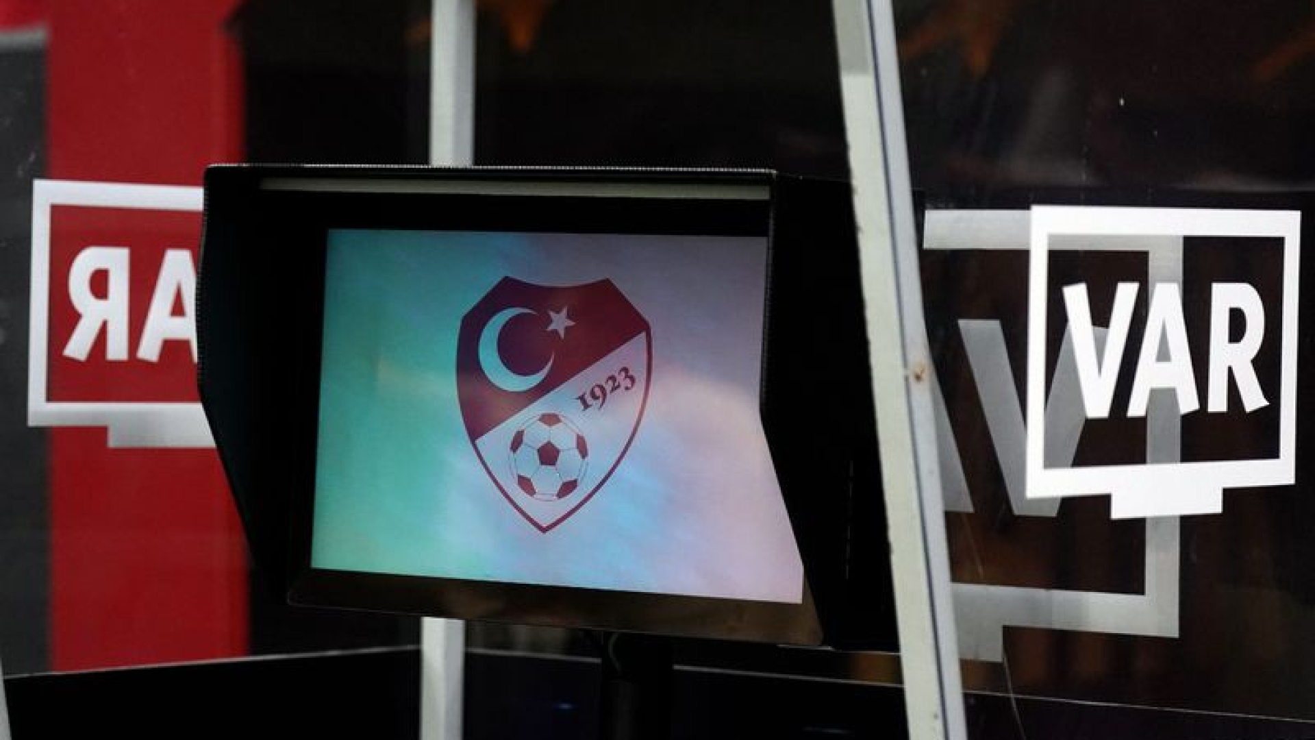 Konyaspor-G.Saray maçına Avusturyalı VAR!